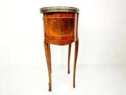 Pamono Vintage Kidney-Shaped Side Table with Brass Details><noscript><img width=