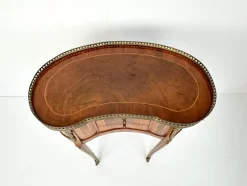 Pamono Vintage Kidney-Shaped Side Table with Brass Details><noscript><img width=