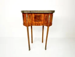 Pamono Vintage Kidney-Shaped Side Table with Brass Details><noscript><img width=