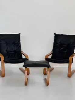 Sale Pamono Vintage Leather Armchairs and Pouf, 1970s, Set of 3
