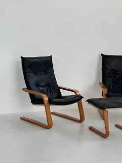 Sale Pamono Vintage Leather Armchairs and Pouf, 1970s, Set of 3