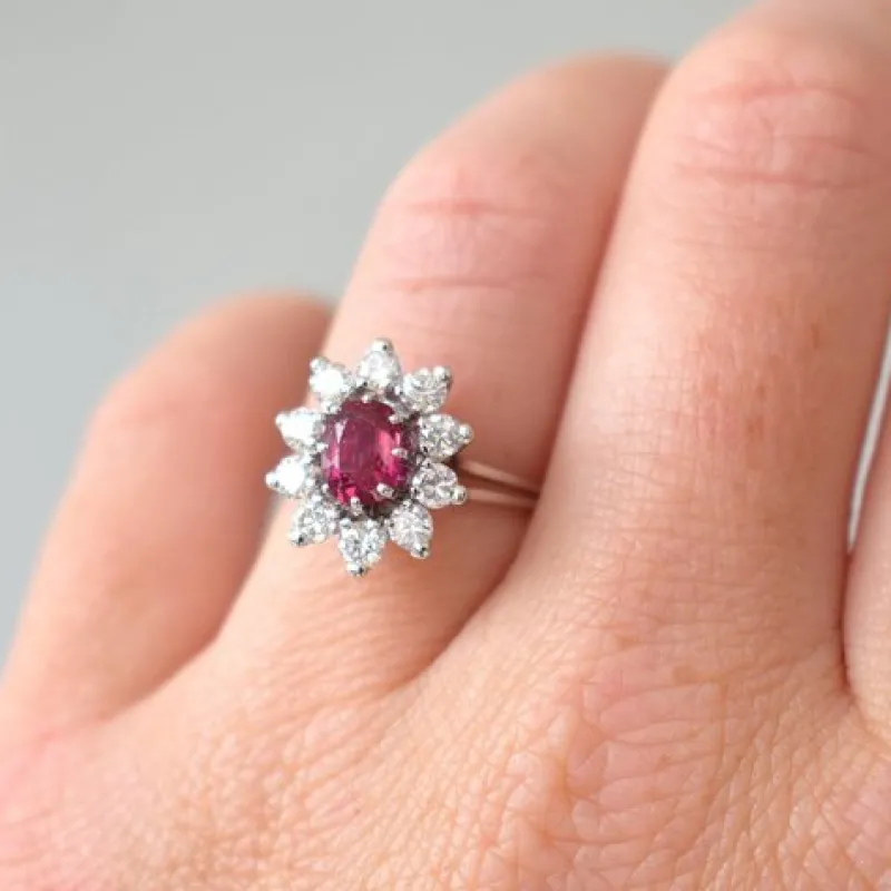 Best Pamono Vintage Marguerite Ring in Gold with Ruby and Diamonds