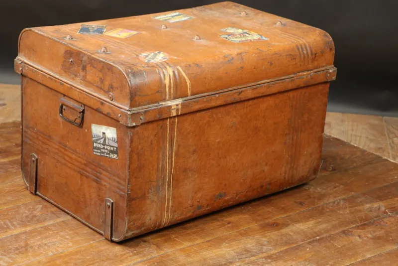 Pamono Vintage Metal Trunk, 1920s> Trunks Crates & Baskets