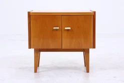 Pamono Vintage Nightstands in Wood, 1960s, Set of 2> Nightstands