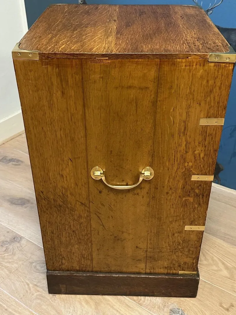 Pamono Vintage Oak Bedside Tables, 1920s, Set of 2> Nightstands