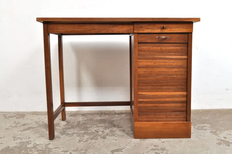 Pamono Vintage Oak Childrens Desk with Roller Door, 1950s> Children's Tables