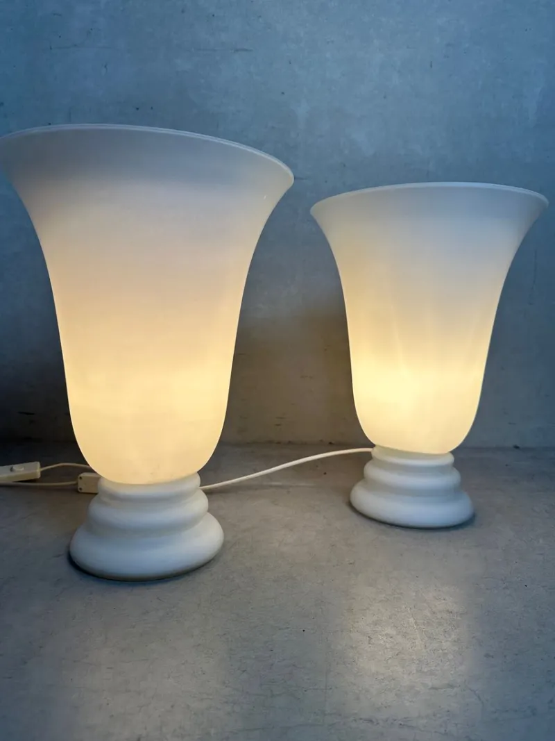 Pamono Vintage Opaline Lamps, 1970s, Set of 2> Table Lamps