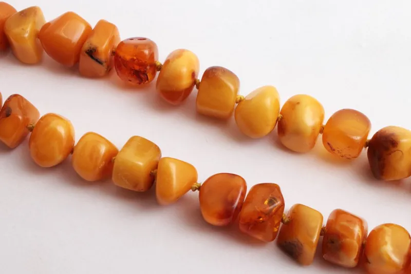 Pamono Vintage Orange Amber Beaded Necklace, 1960s> Necklaces