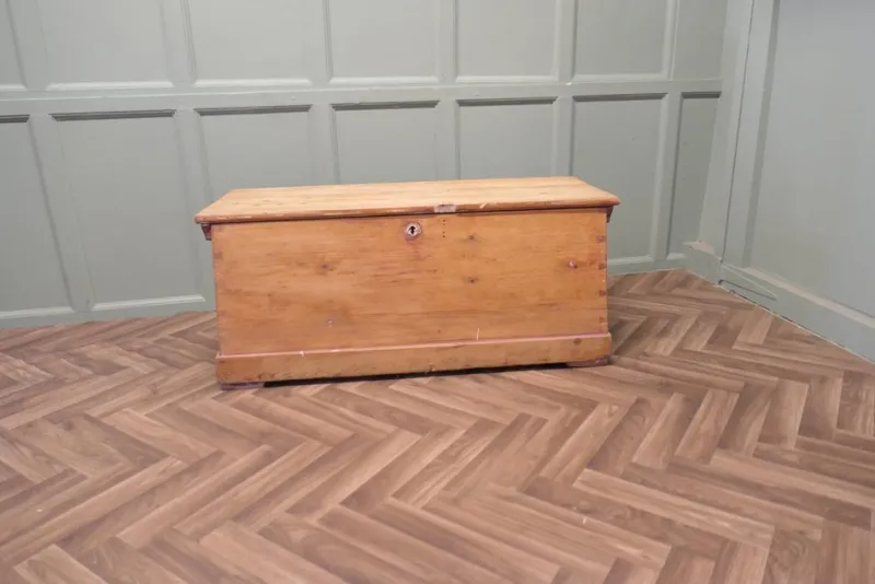 Pamono Vintage Pine Carriage Trunk> Trunks Crates & Baskets
