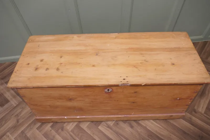Pamono Vintage Pine Carriage Trunk> Trunks Crates & Baskets