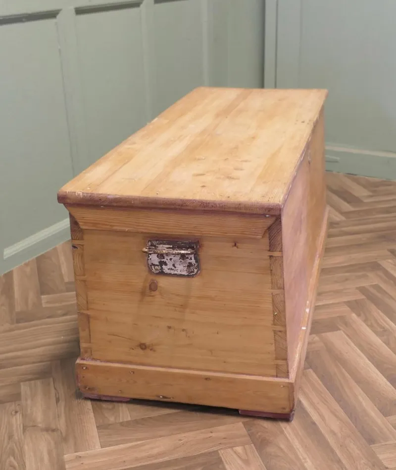 Pamono Vintage Pine Carriage Trunk> Trunks Crates & Baskets