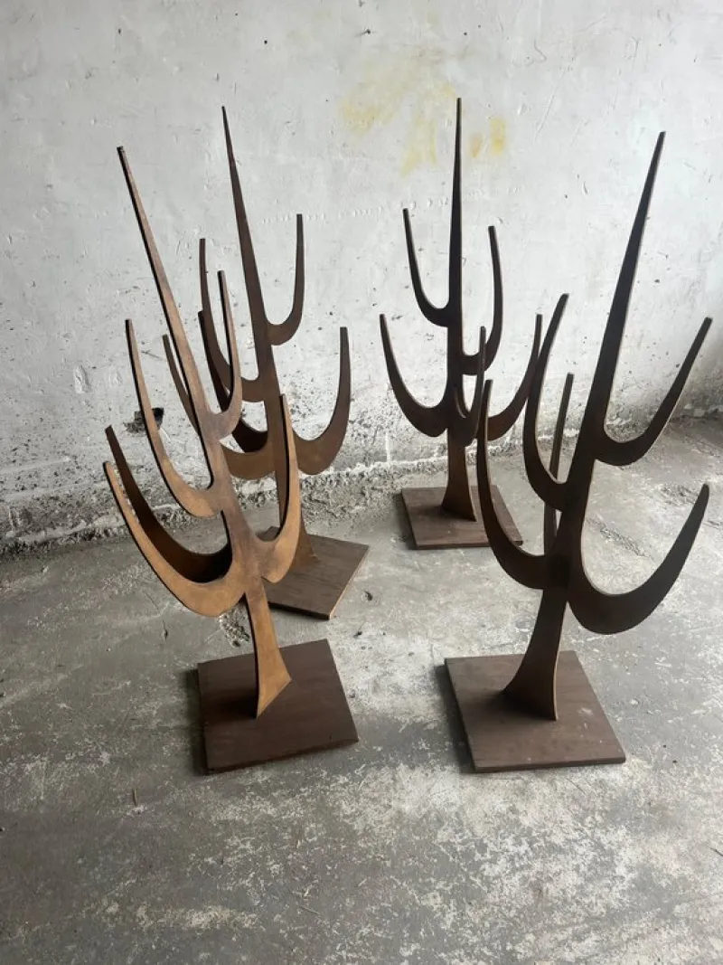 Pamono Vintage Plywood Stands, Set of 4> Racks, Hooks & Valets
