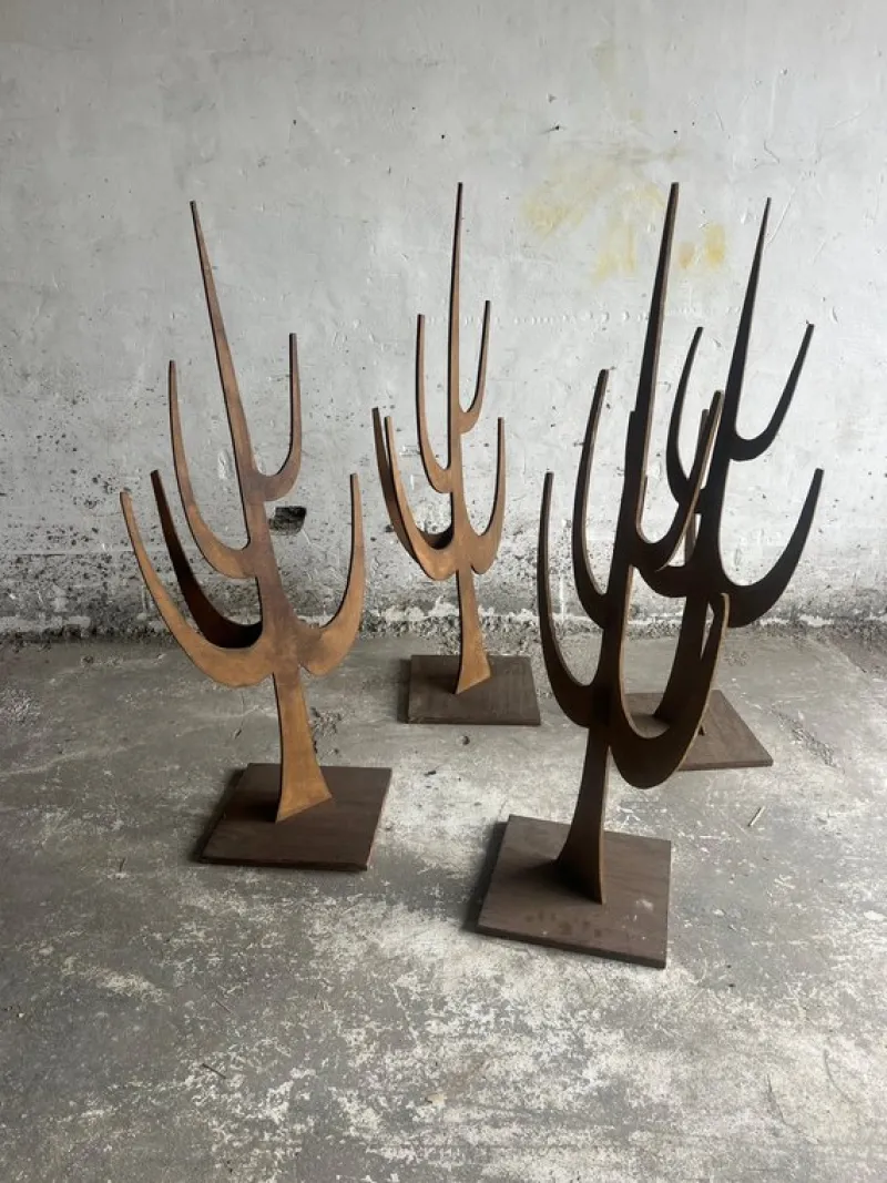 Pamono Vintage Plywood Stands, Set of 4> Racks, Hooks & Valets