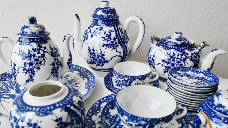 Online Pamono Vintage Porcelain Tea Service, 1950s, Set of 44