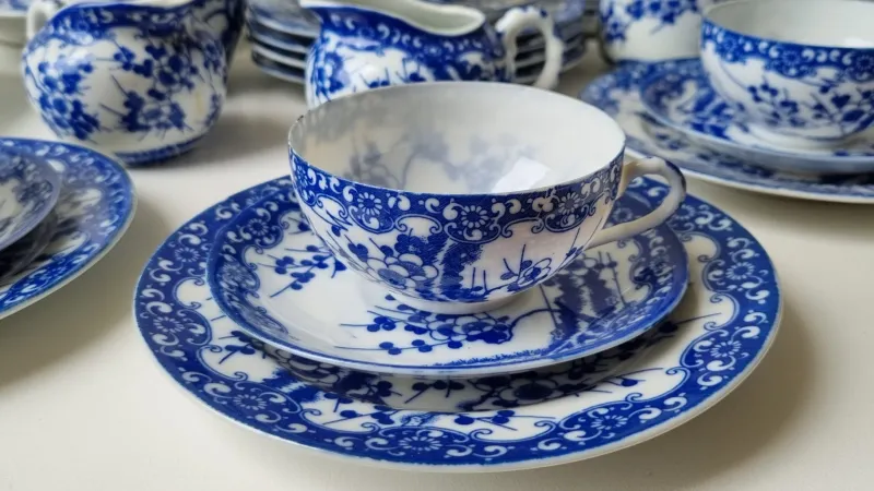 Online Pamono Vintage Porcelain Tea Service, 1950s, Set of 44