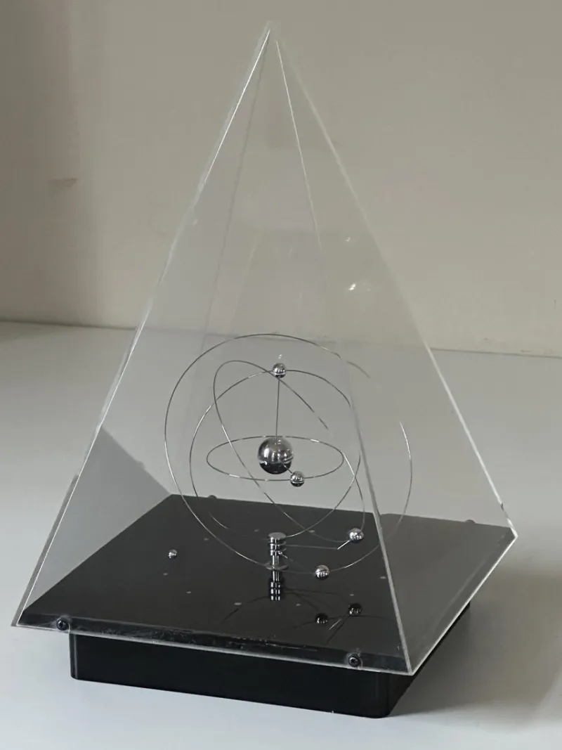 Sale Pamono Vintage Pyramid Clock, 1980s