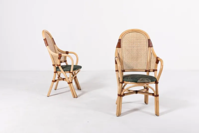 Pamono Vintage Rattan-Bamboo Indoor/Outdoor Chairs with Table, 1970s, Set of 3> Garden Tables
