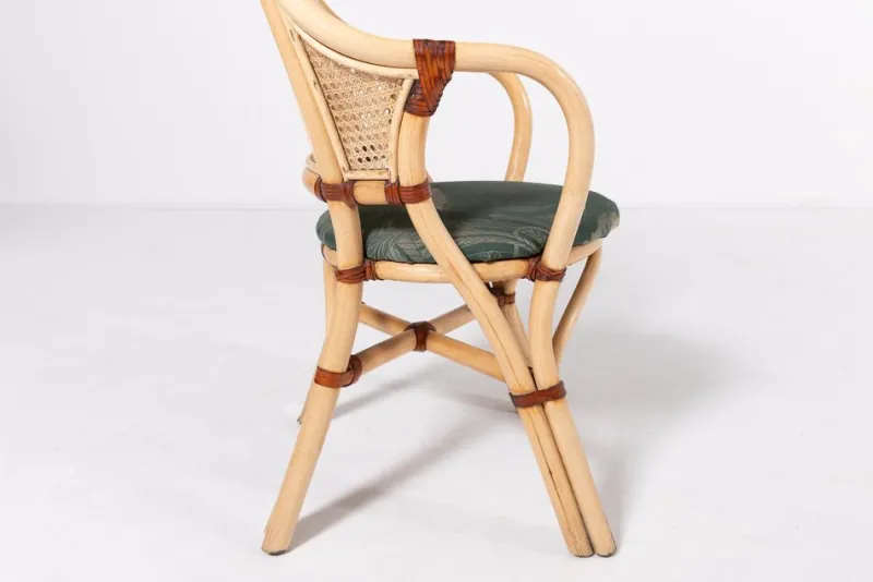 Pamono Vintage Rattan-Bamboo Indoor/Outdoor Chairs with Table, 1970s, Set of 3> Garden Tables