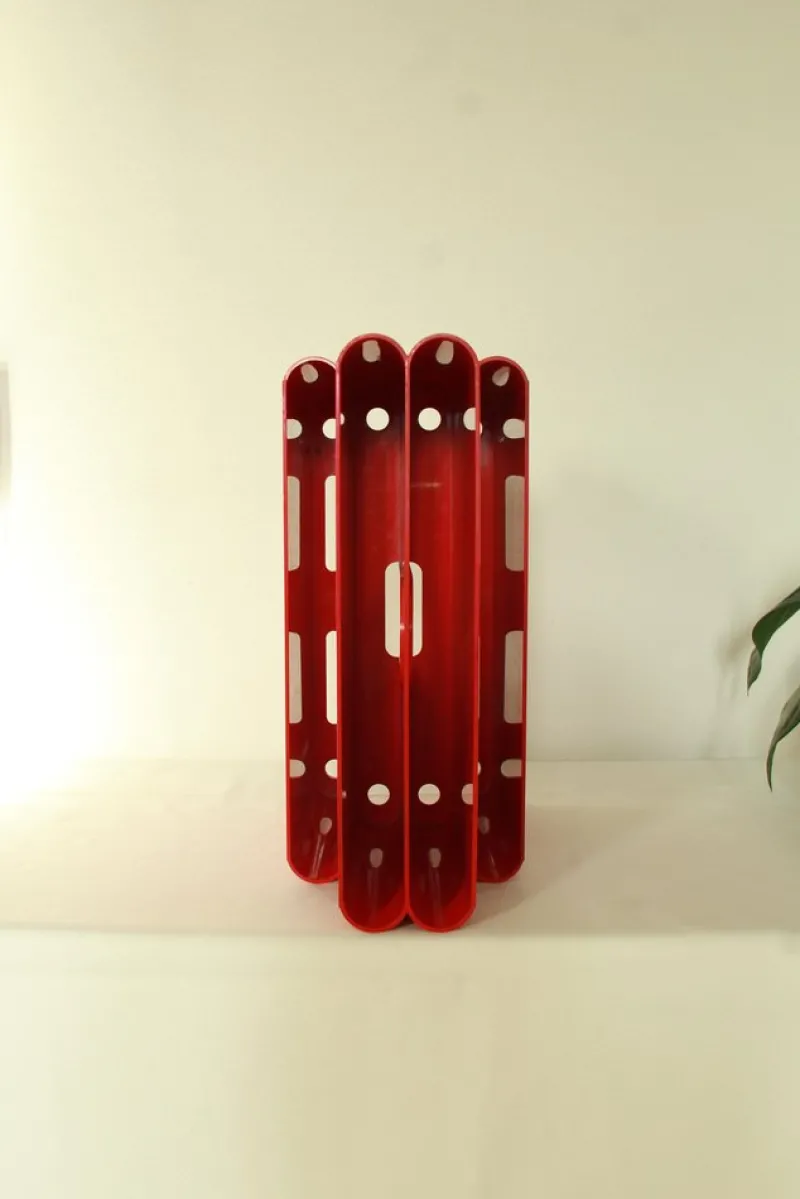 Pamono Vintage Red Plastic Carminio Magazine Holder by Giotto Stoppino for Kartell, Italy, 1980s> Magazine Racks