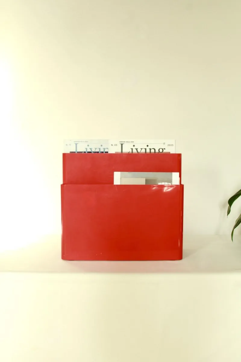 Pamono Vintage Red Plastic Carminio Magazine Holder by Giotto Stoppino for Kartell, Italy, 1980s> Magazine Racks