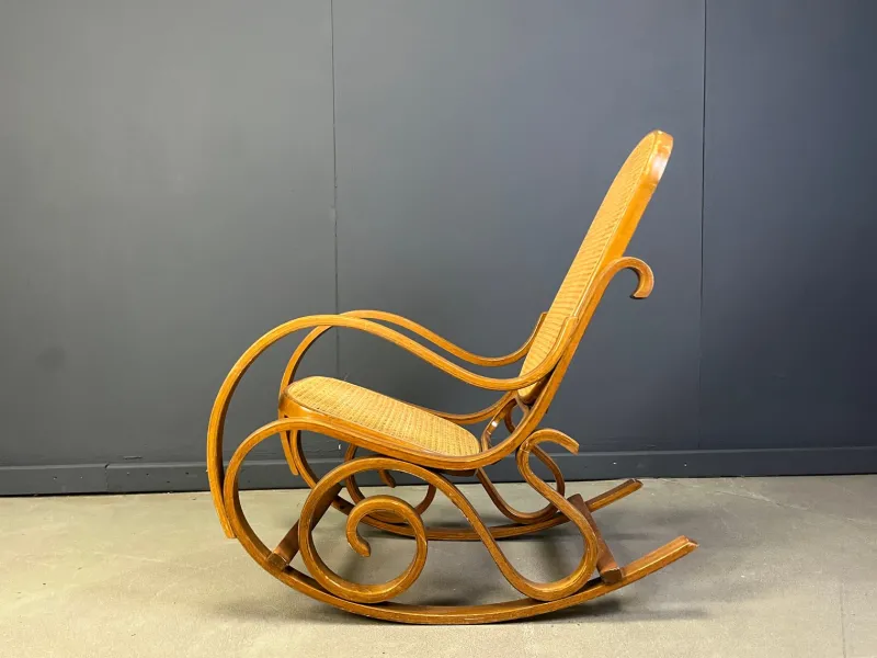 Pamono Vintage Rocking Chair in the style of Thonet, 1960s> Rocking Chairs