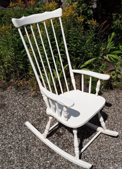 Pamono Vintage Rocking Chair with High Back in White Painted Beech, 1970s><noscript><img width=
