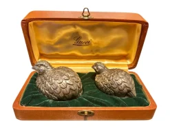 Pamono Vintage Salt and Pepper Shakers in the Shape of Quails by Gucci for Gucci, 1970s, Set of 3> Salt & Pepper Shakers
