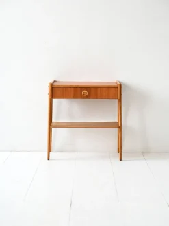 Pamono Vintage Scandinavian Nightstand with Shelf and Slanted Legs, 1950s> Nightstands