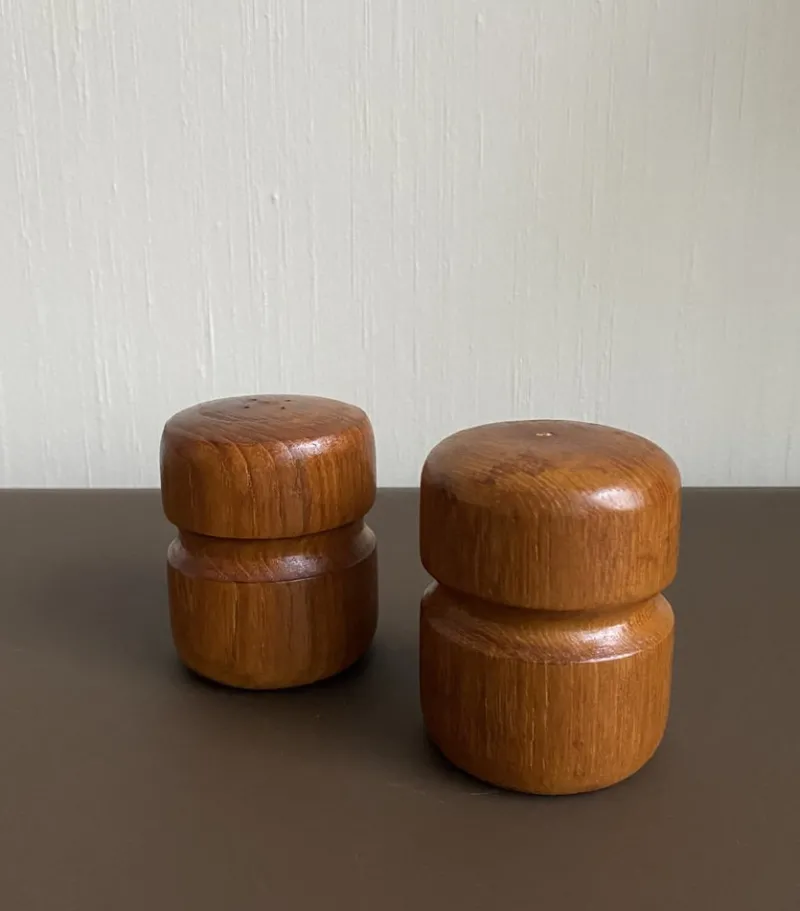 New Pamono Vintage Scandinavian Salt and Pepper Shakers in Teak, 1960s, Set of 2
