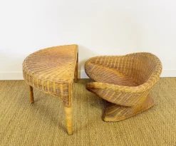Pamono Vintage Sculptural Lotus Meditation Chair and Half-Moon Table in Rattan, 1970s, Set of 2> Living Room Sets