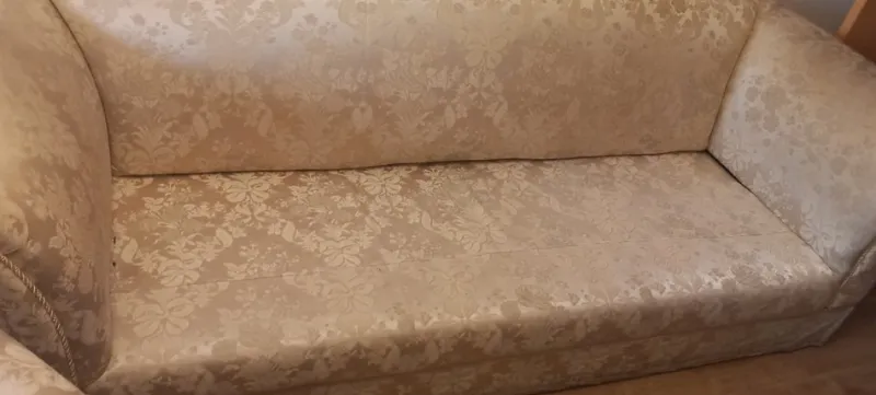 Pamono Vintage Sofa and Armchairs with Down and Damask Fabric, 1970s, Set of 3> Living Room Sets