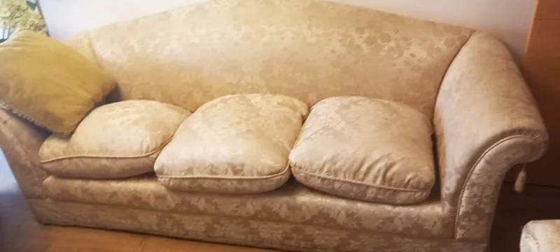 Pamono Vintage Sofa and Armchairs with Down and Damask Fabric, 1970s, Set of 3> Living Room Sets