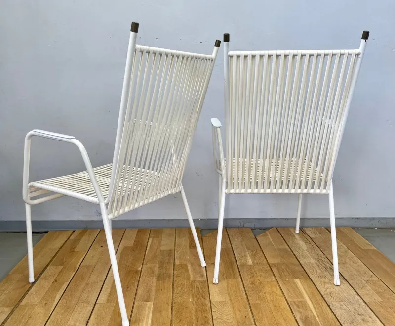Pamono Vintage Spaghetti Garden Chairs in White in the style of Mauser, 1960s, Set of 2> Garden Seating
