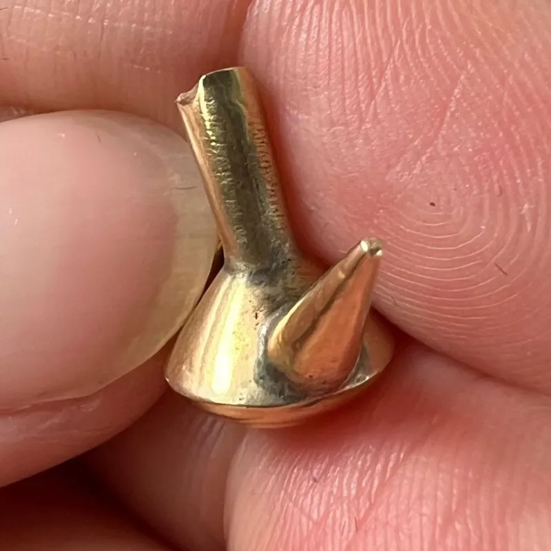 Online Pamono Vintage Spanish Porron 18 Karat Yellow Gold Charm Pendant, 1960s