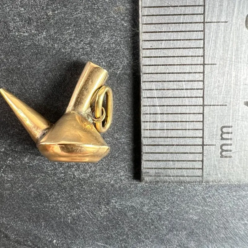 Online Pamono Vintage Spanish Porron 18 Karat Yellow Gold Charm Pendant, 1960s