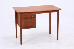 Sale Pamono Vintage Teak Desk, 1960s