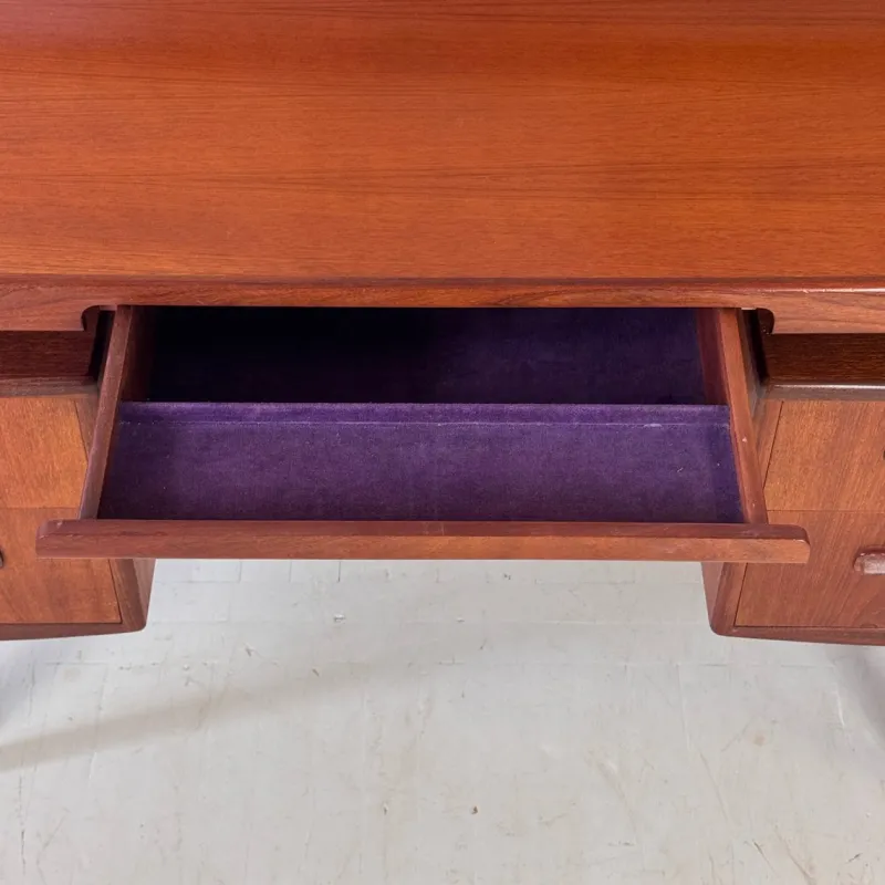 Pamono Vintage Teak Fresco Dresser by Viktor Wilkins for G-Plan, 1960s> Dressers, Commodes & Chests