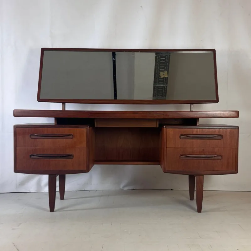 Pamono Vintage Teak Fresco Dresser by Viktor Wilkins for G-Plan, 1960s> Dressers, Commodes & Chests