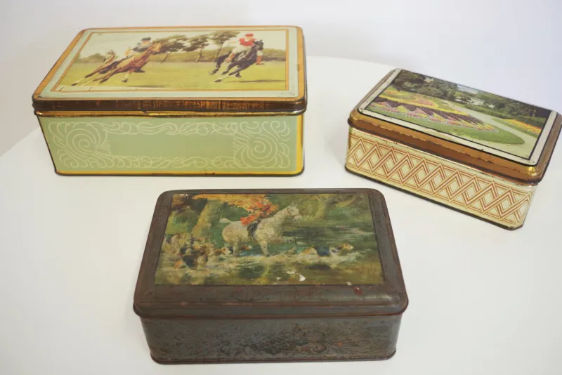 Pamono Vintage Tin Boxes from Industria Ligure Lombarda SRL, 19​​60s, Set of 3> Trunks Crates & Baskets