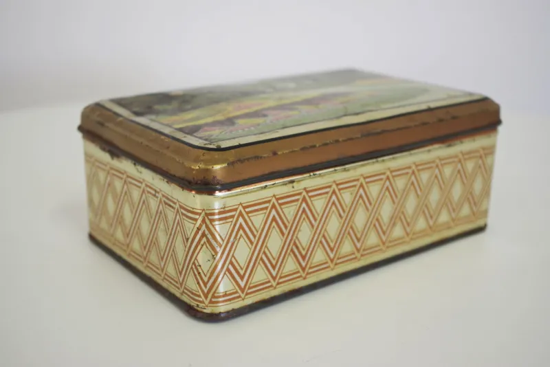 Pamono Vintage Tin Boxes from Industria Ligure Lombarda SRL, 19​​60s, Set of 3> Trunks Crates & Baskets