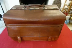 Pamono Vintage Travel Suitcase Trunk, 1930s> Trunks Crates & Baskets