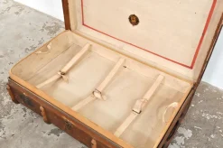 Hot Pamono Vintage Trunk from Mädler, 1930s
