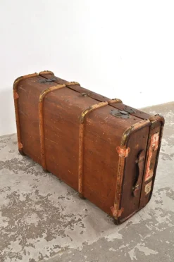 Hot Pamono Vintage Trunk from Mädler, 1930s