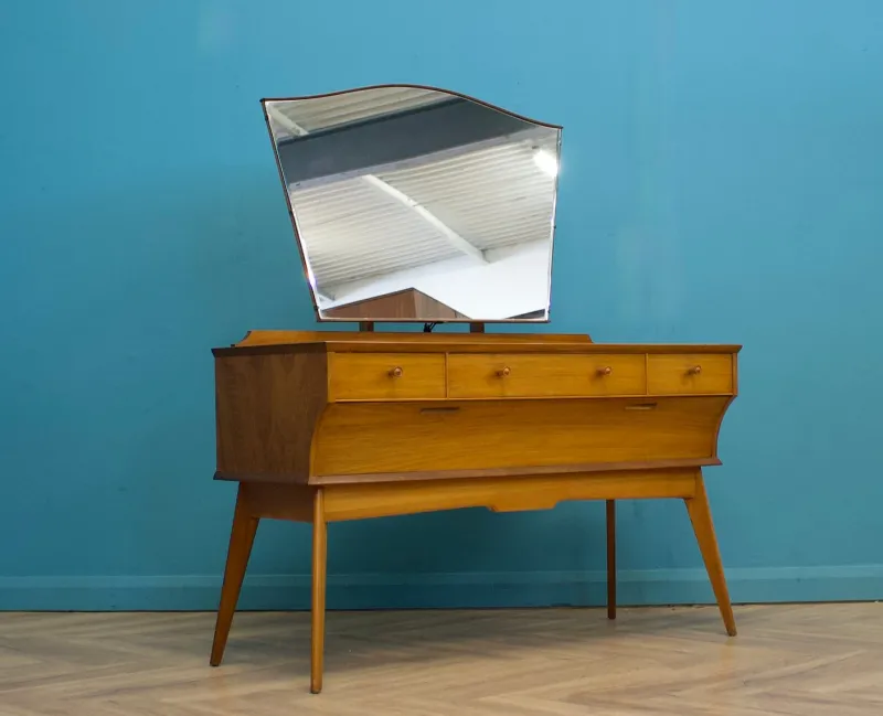 Pamono Vintage Walnut Dressing Table by Alfred Cox for Heals, 1960s> Dressing Tables