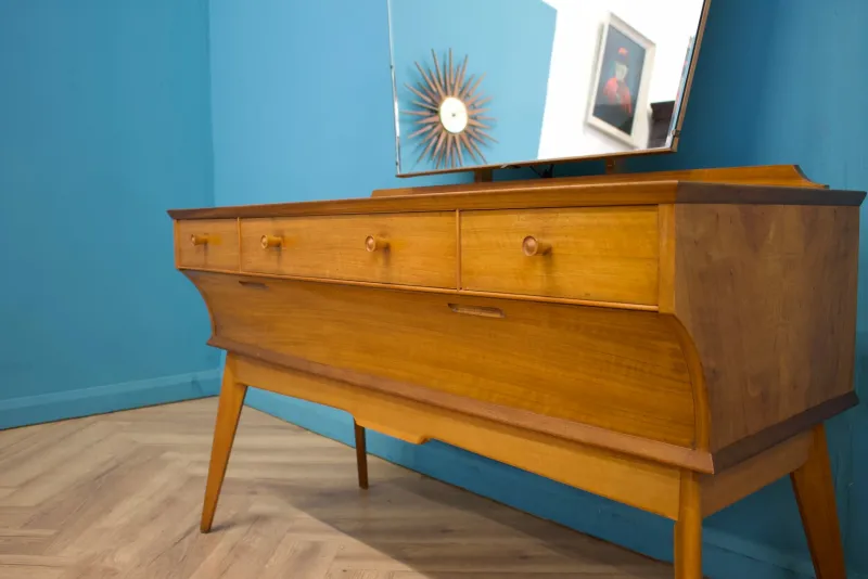 Pamono Vintage Walnut Dressing Table by Alfred Cox for Heals, 1960s> Dressing Tables