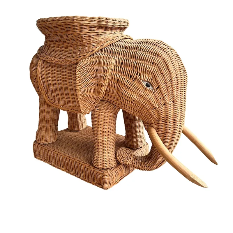 Pamono Vintage Wicker & Rattan Elephant Pedestal in the style of Vivai Del Sud, 1960s> Pedestals And Columns