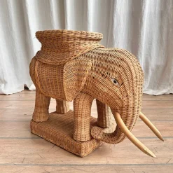 Pamono Vintage Wicker & Rattan Elephant Pedestal in the style of Vivai Del Sud, 1960s><noscript><img width=