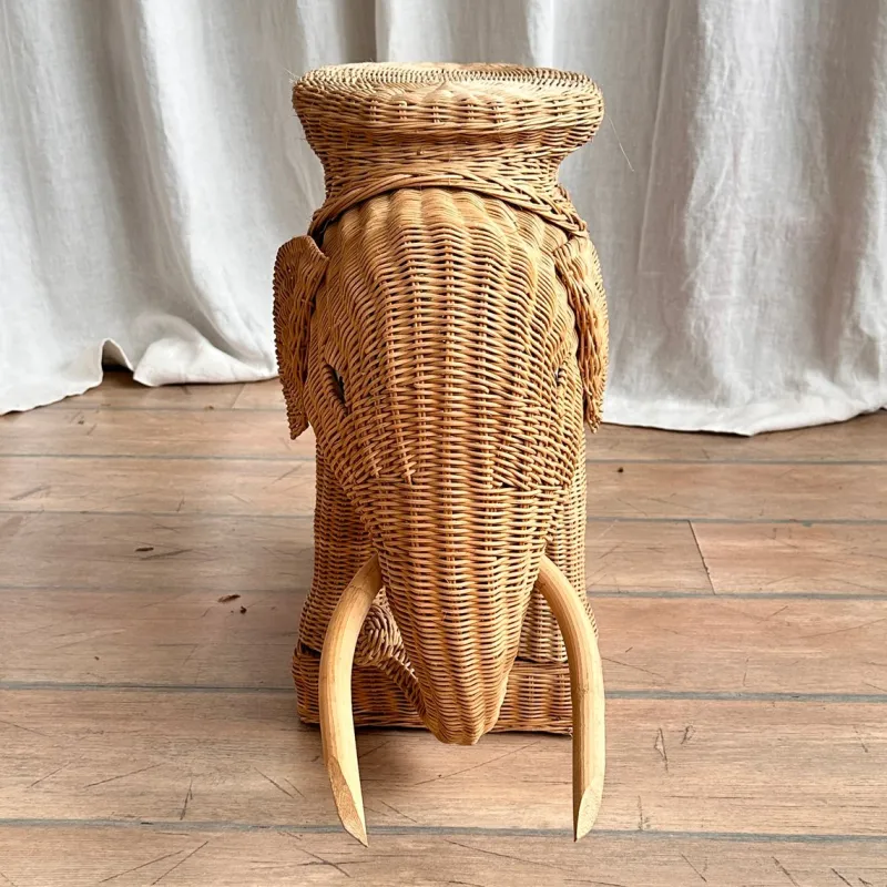 Pamono Vintage Wicker & Rattan Elephant Pedestal in the style of Vivai Del Sud, 1960s> Pedestals And Columns
