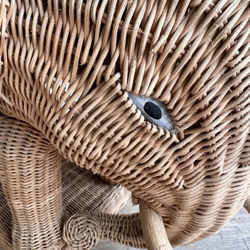 Pamono Vintage Wicker & Rattan Elephant Pedestal in the style of Vivai Del Sud, 1960s> Pedestals And Columns