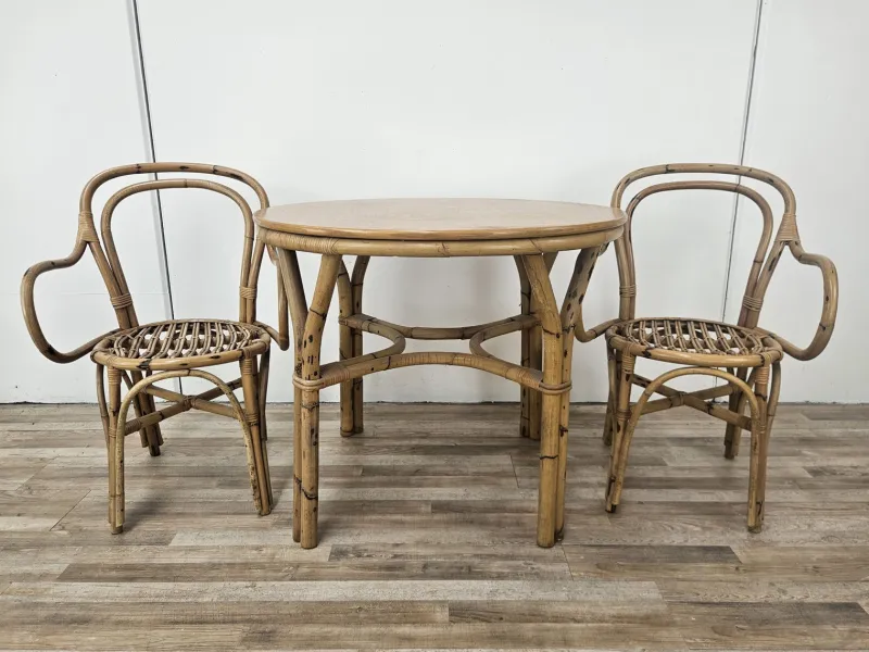 Pamono Vintage Wicker Outdoor Table and Chairs, 1970s, Set of 3> Garden Seating